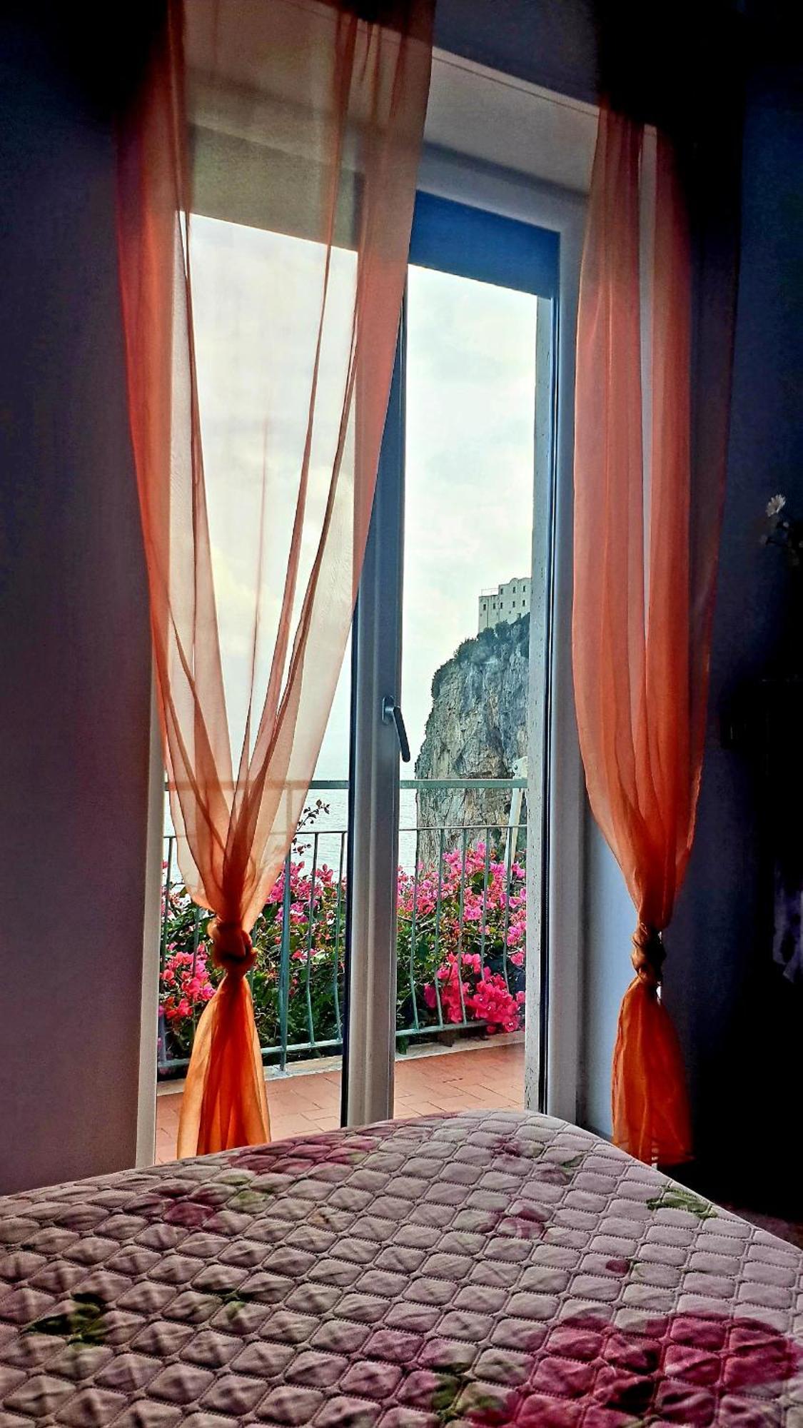 Villa Grace Amalfi Seaview ภายนอก รูปภาพ